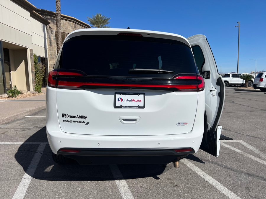 Used 2024 Chrysler Pacifica Touring L - BraunAbility Side Entry Entry Fold Out Automatic Ramp