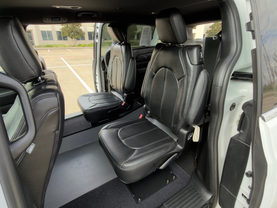 Used 2024 Chrysler Pacifica Touring - DRIVERGE Rear Entry Entry Fold Out Manual Ramp