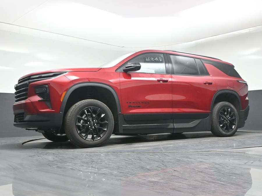 Red Chevrolet Traverse image number 11