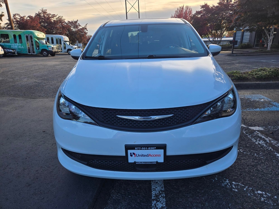 Used 2022 Chrysler Voyager LX - VMI Side Entry Fold Out Automatic Ramp