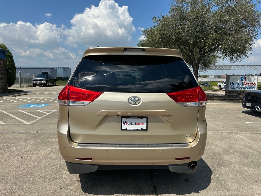 Used 2013 Toyota Sienna XLE Base - VMI Side Entry Entry In Floor Automatic Ramp