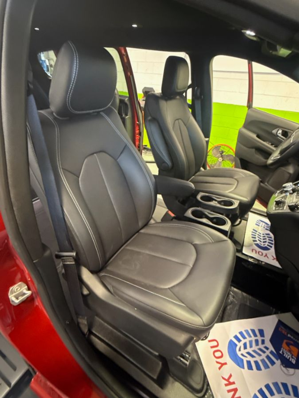 2025 CHRYSLER PACIFICA - Image 17