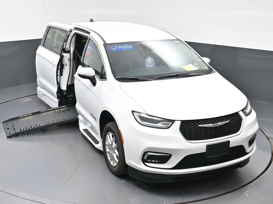 Used 2023 Chrysler Pacifica Touring L - BraunAbility Side Entry Fold Out Automatic Ramp
