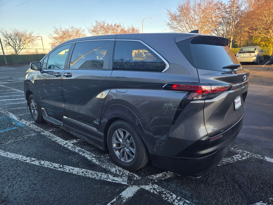 Used 2022 Toyota Sienna Hybrid LE - VMI Side Entry Entry In Floor Automatic Ramp