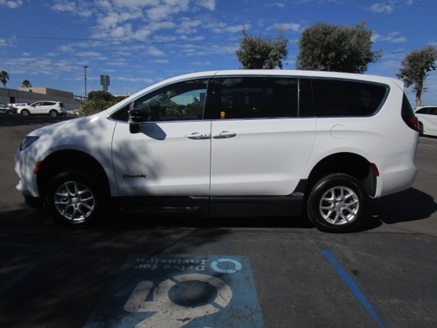 New 2025 Chrysler Voyager LX - BraunAbility Commercial Side Entry Entry Fold Out Manual Ramp