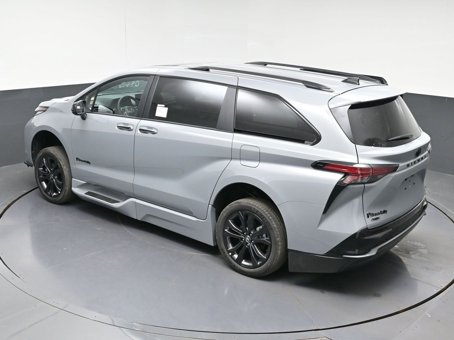 New 2026 Toyota Sienna Hybrid XSE Sport - BraunAbility Side Entry In Floor Automatic Ramp