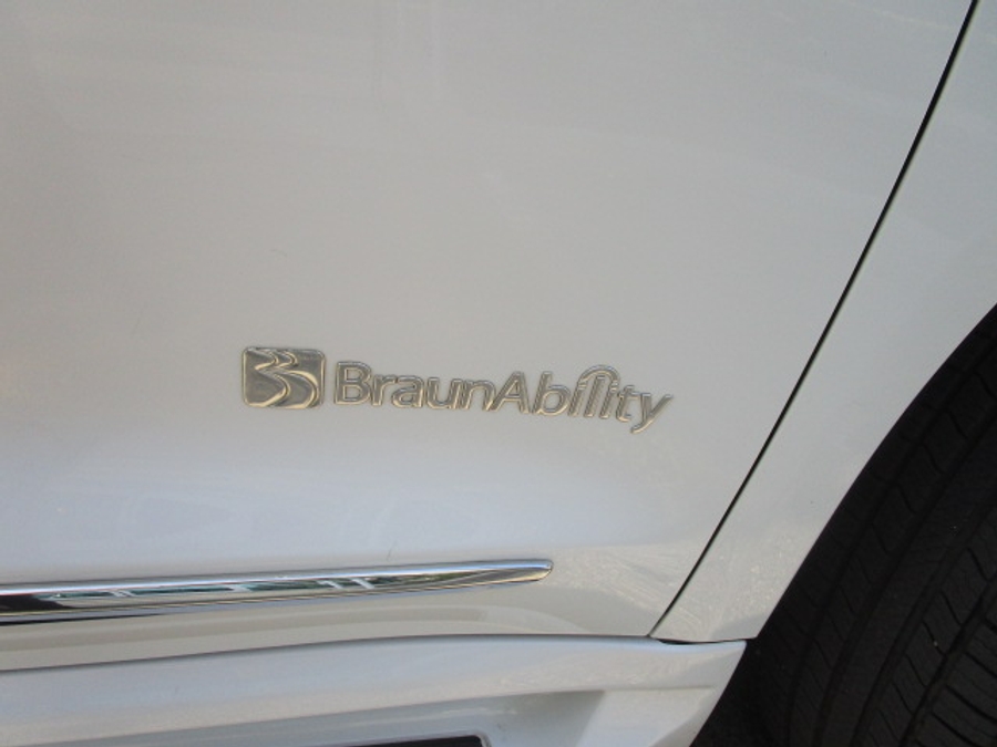 Used 2017 Chrysler Pacifica Limited - BraunAbility Side Entry Fold Out Automatic Ramp