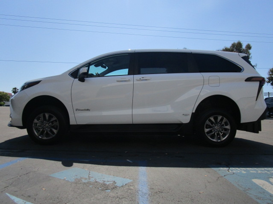 New 2025 Toyota Sienna Hybrid LE - BraunAbility Commercial Rear Entry Entry Fold Out Manual Ramp