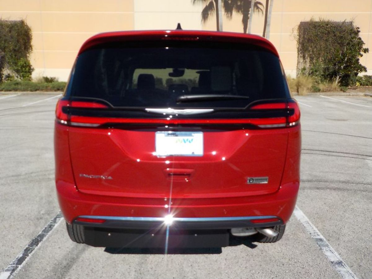 2024 CHRYSLER PACIFICA - Image 7