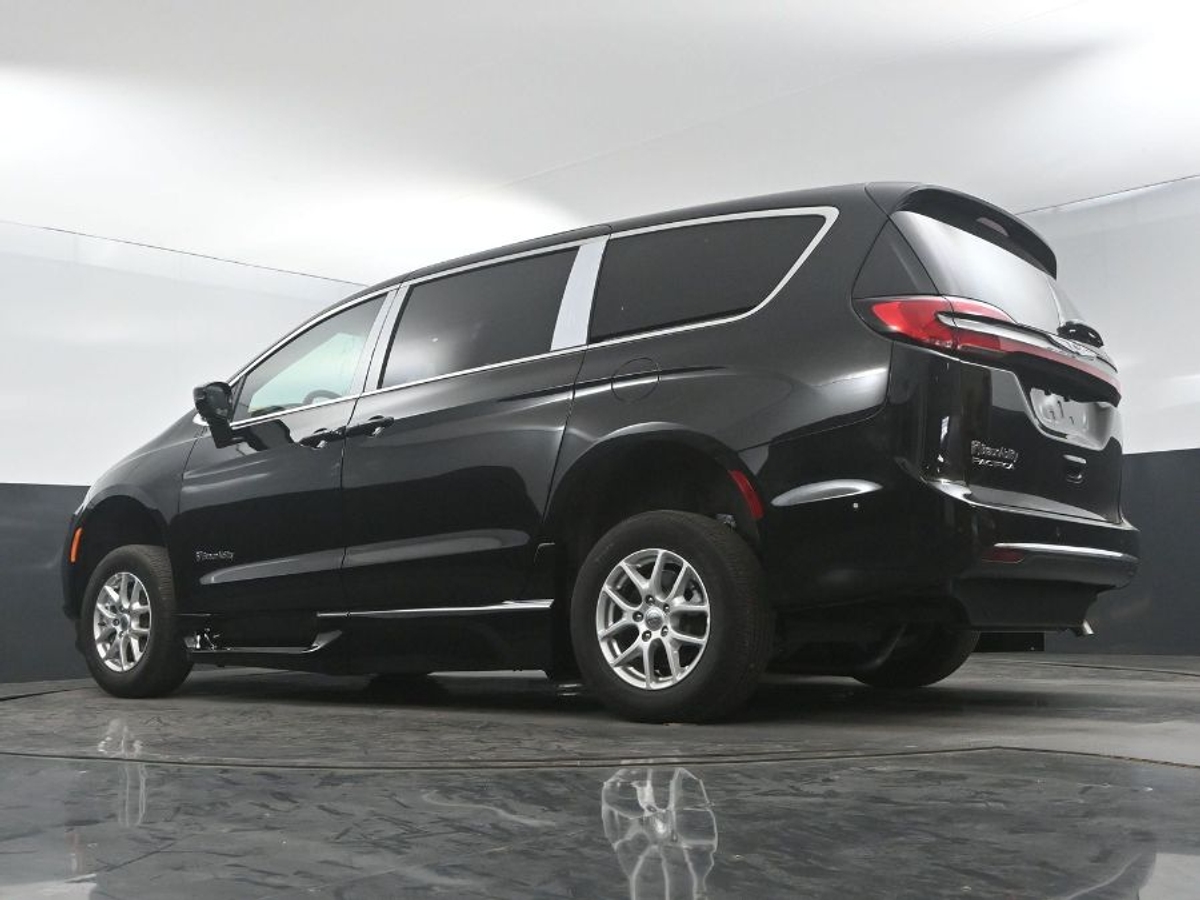 2025 CHRYSLER PACIFICA - Image 20