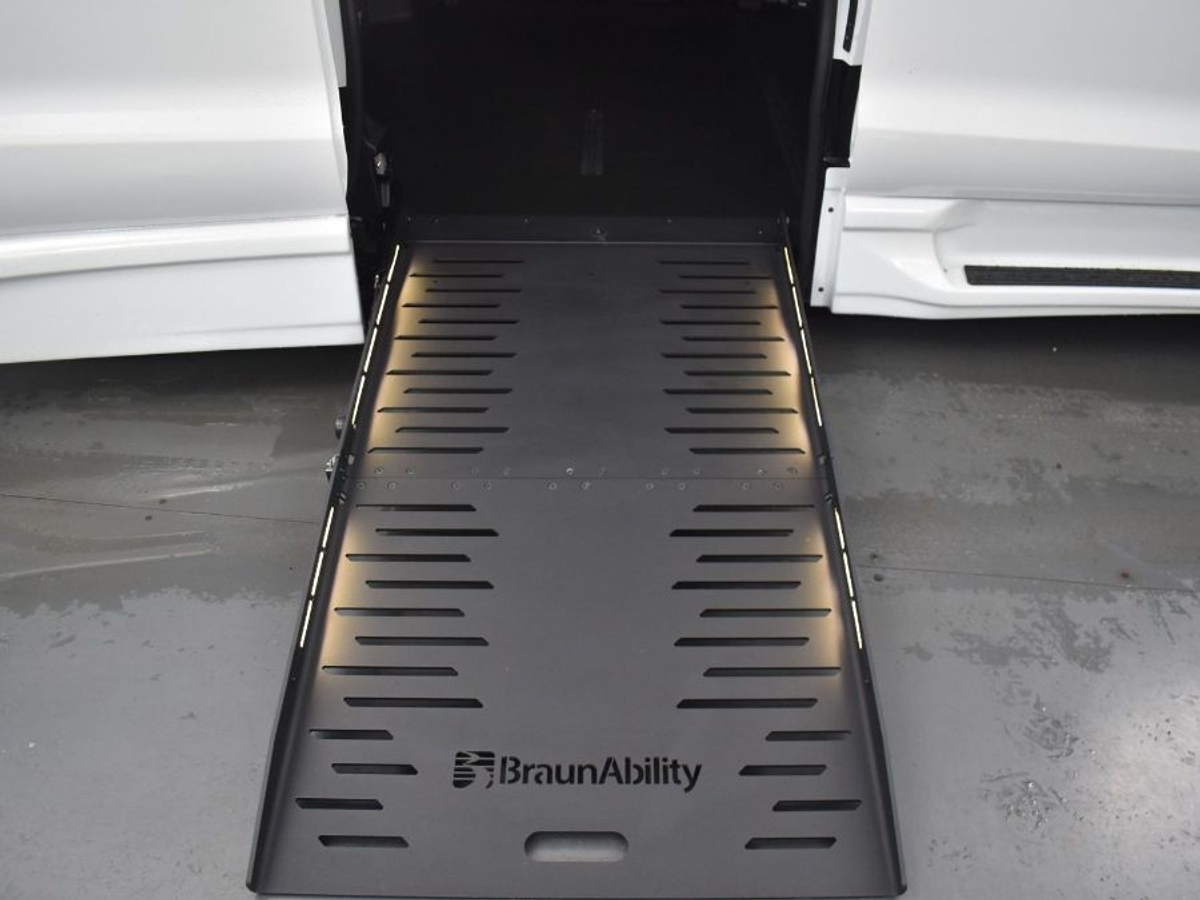 2025 CHRYSLER PACIFICA - Image 25