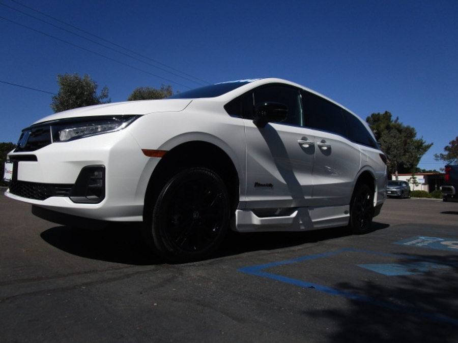 New 2026 Honda Odyssey Sport - BraunAbility Side Entry In Floor Automatic Ramp