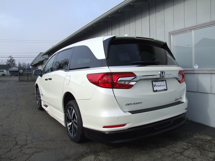 Used 2019 Honda Odyssey Elite - BraunAbility Side Entry Entry In Floor Automatic Ramp
