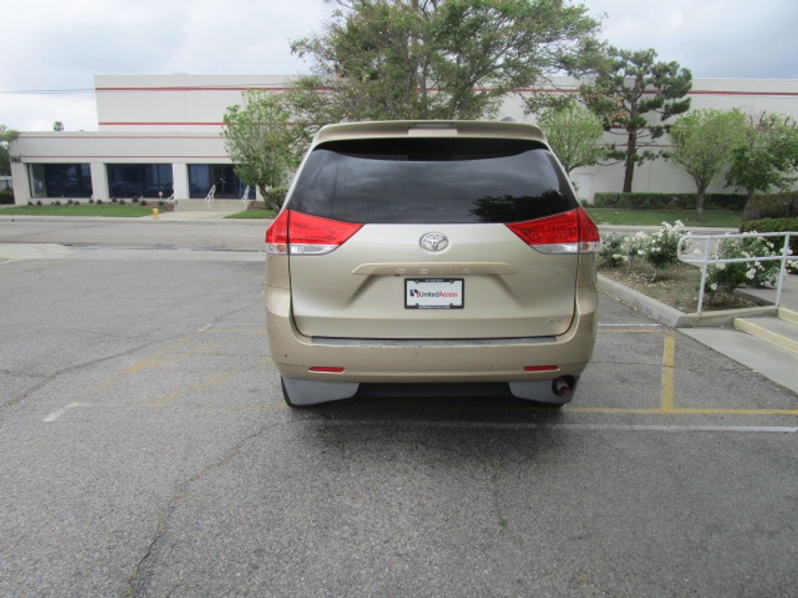 Used 2013 Toyota Sienna XLE Base - VMI Side Entry Entry In Floor Automatic Ramp