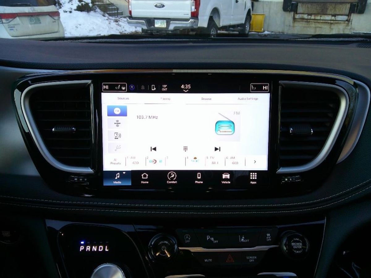 2024 CHRYSLER PACIFICA - Image 18