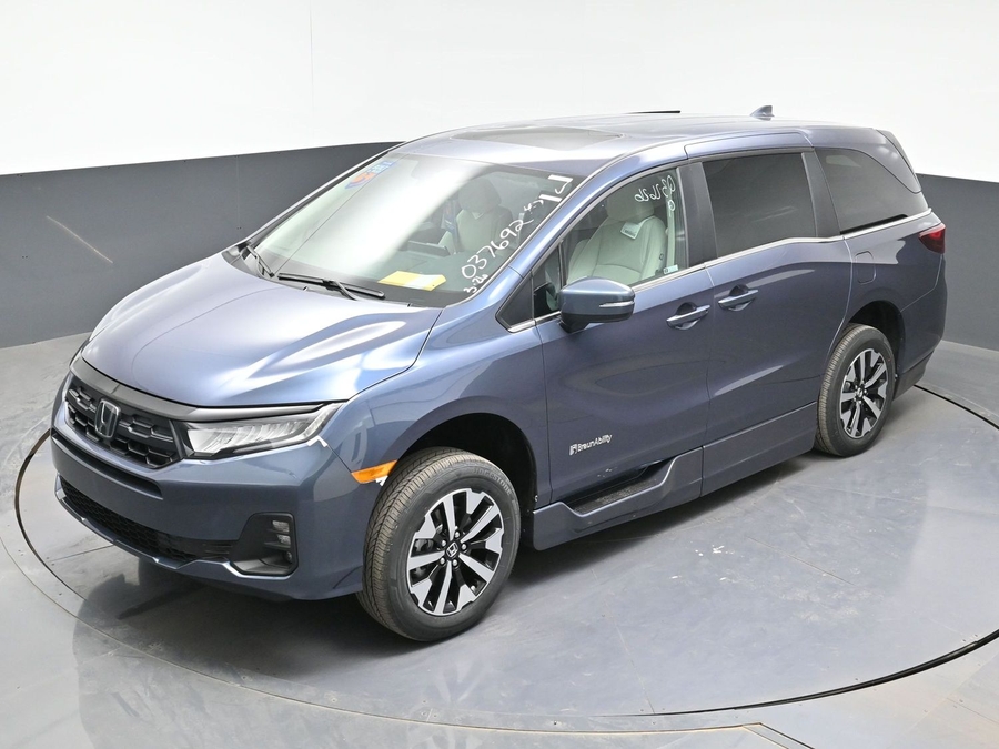 Blue Honda Odyssey image number 20