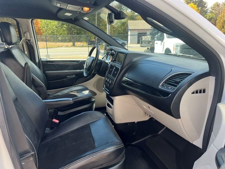White Dodge Grand Caravan image number 11