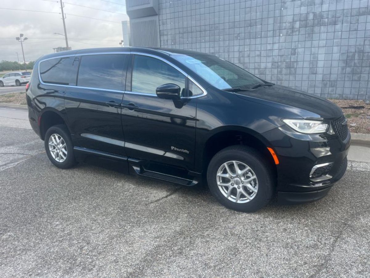 2025 CHRYSLER PACIFICA - Image 3