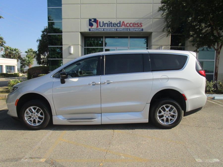 Used 2024 Chrysler Pacifica Touring L - VMI Side Entry In Floor Automatic Ramp