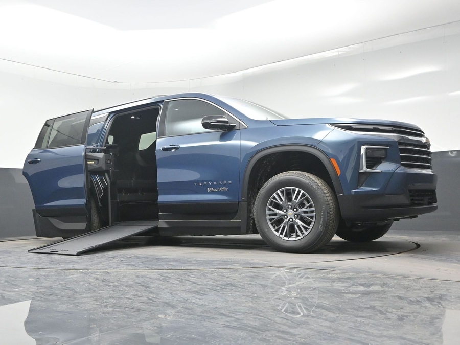 New 2026 Chevrolet Traverse 1LT - BraunAbility Side Entry In Floor Automatic Ramp