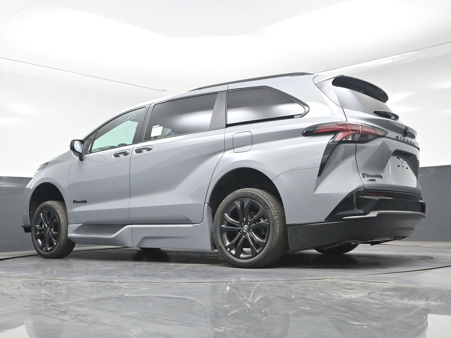 New 2026 Toyota Sienna Hybrid XSE Sport - BraunAbility Side Entry In Floor Automatic Ramp