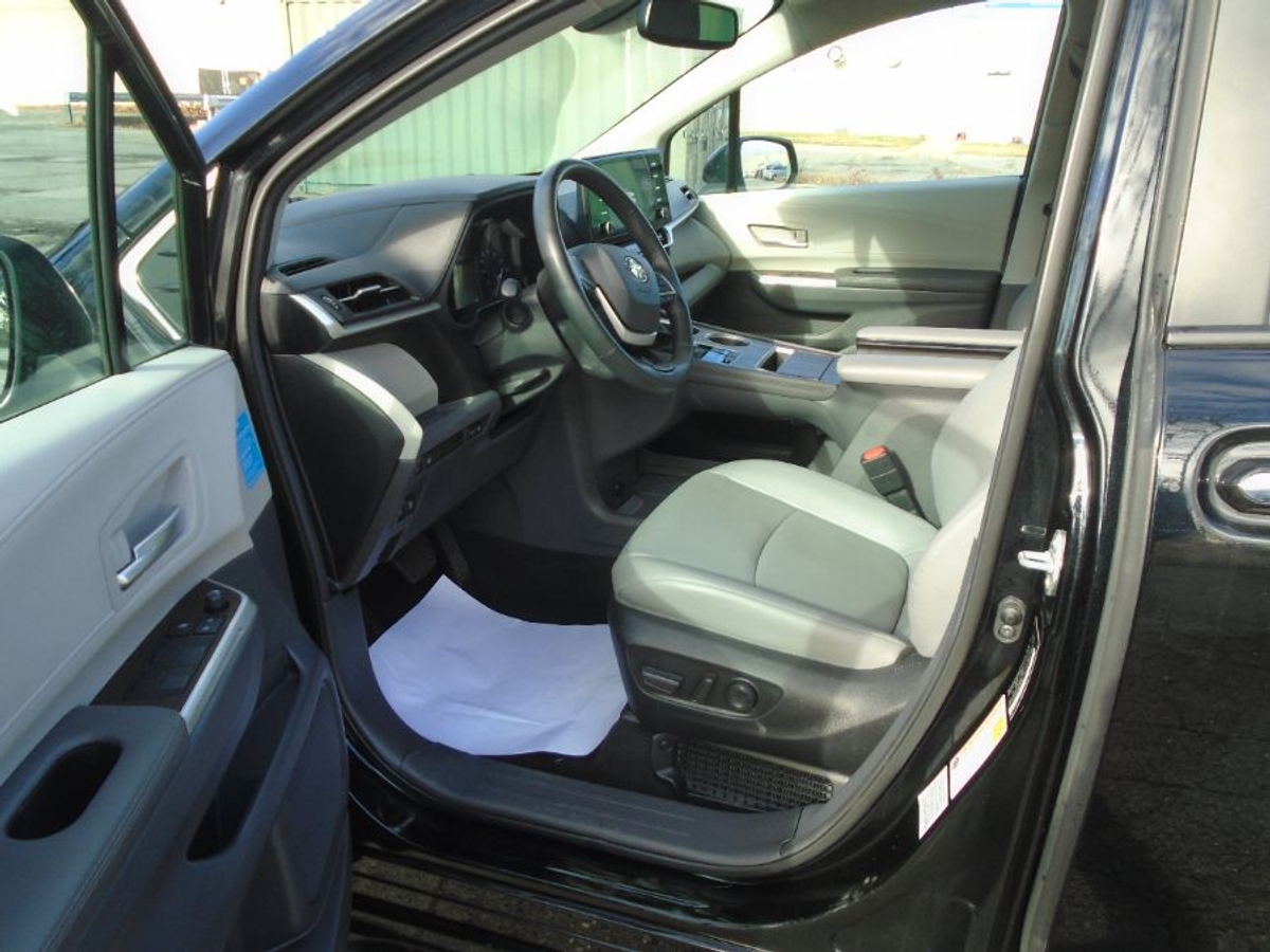 2024 TOYOTA SIENNA - Image 3