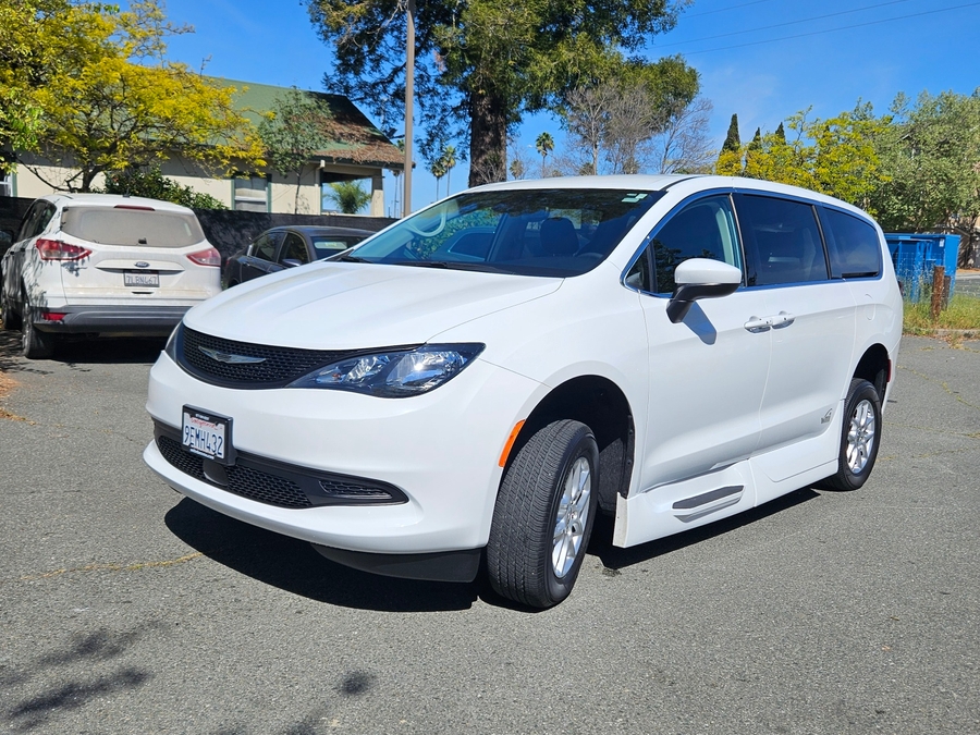 Used 2022 Chrysler Voyager LX - VMI Side Entry Entry In Floor Automatic Ramp