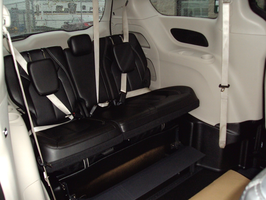 Used 2024 Chrysler Pacifica Touring L - BraunAbility Side Entry Entry Fold Out Automatic Ramp