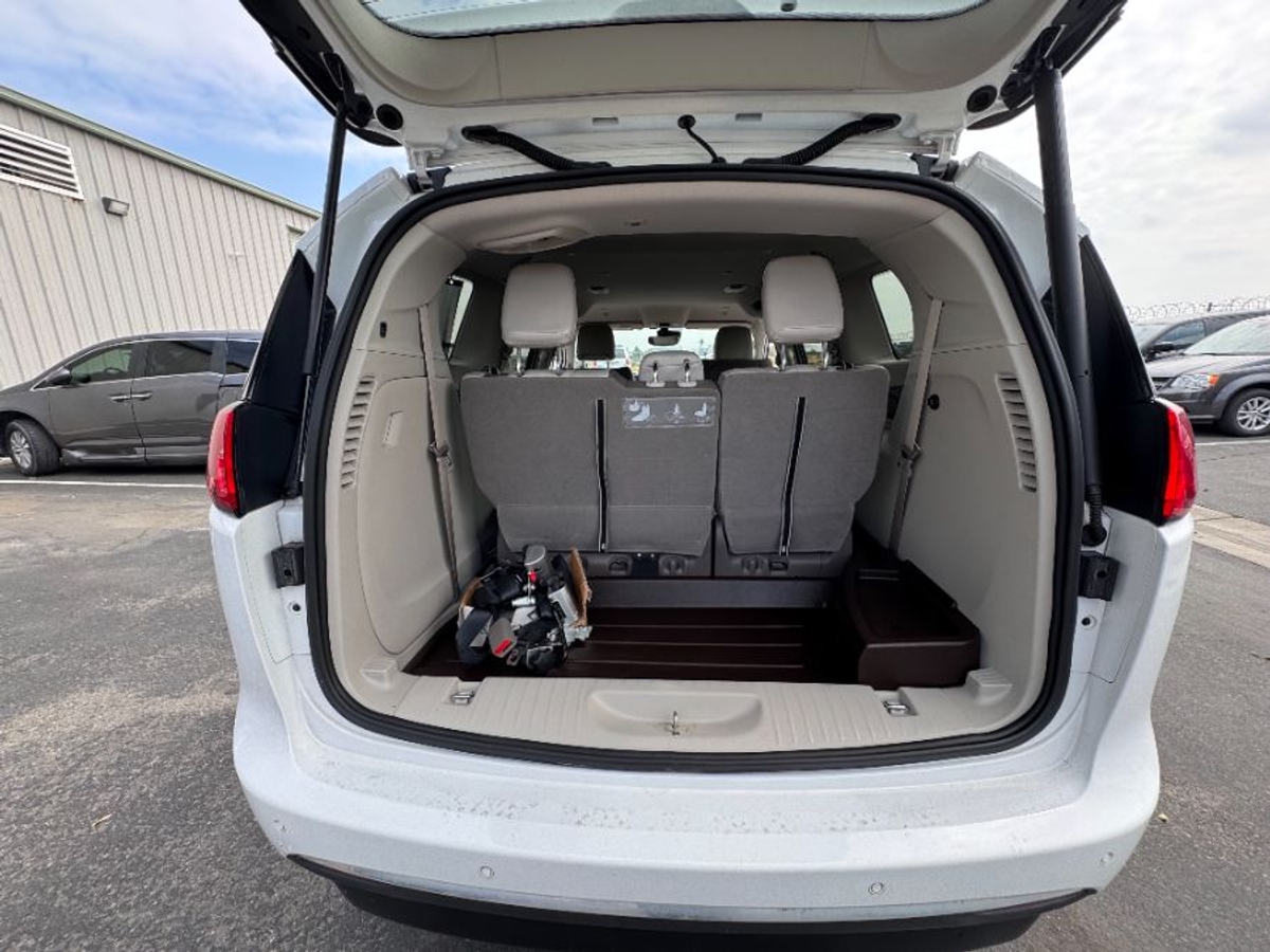 2019 CHRYSLER PACIFICA - Image 6
