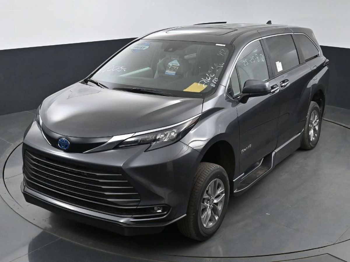 2025 TOYOTA SIENNA - Image 27