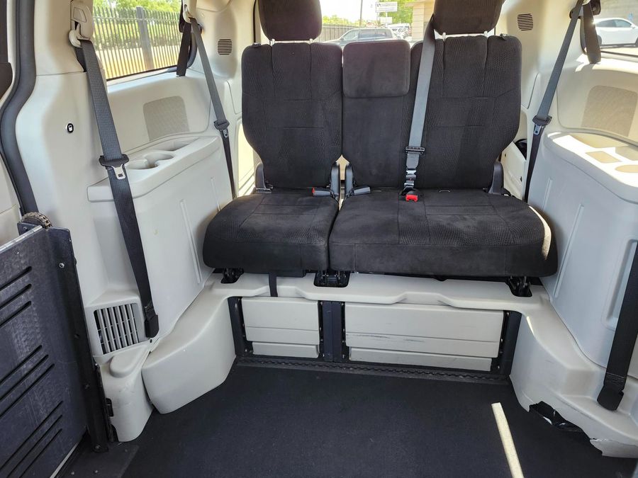 Used 2012 Dodge Grand Caravan SXT - BraunAbility Side Entry Entry Fold Out Automatic Ramp