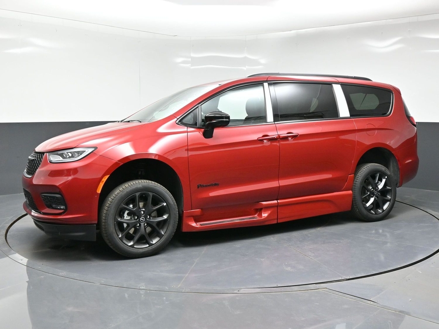 Red Chrysler Pacifica image number 2