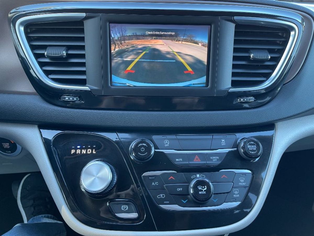 2024 CHRYSLER VOYAGER - Image 8