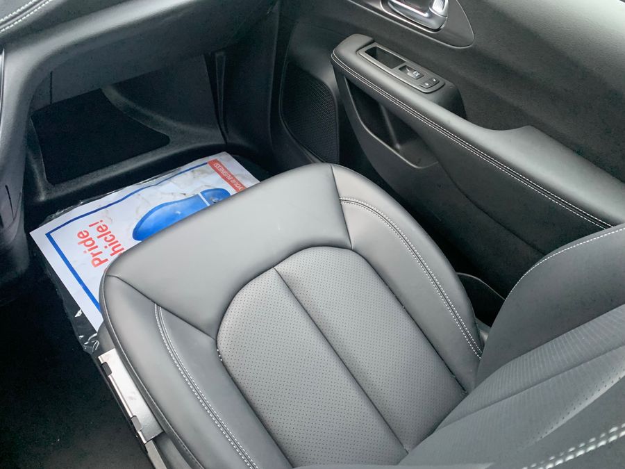 Used 2025 Chrysler Pacifica Select Safety - BraunAbility Side Entry Fold Out Automatic Ramp