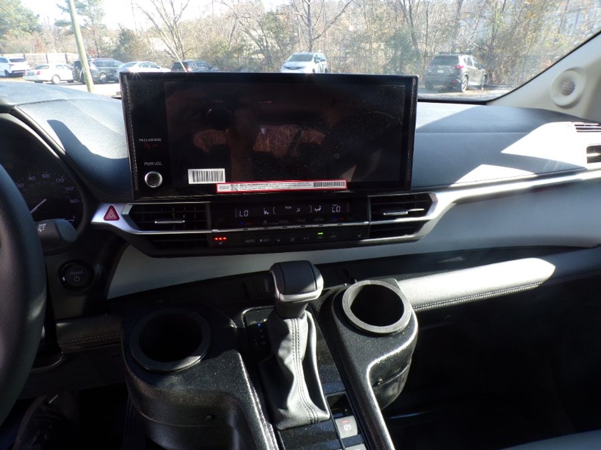 2025 TOYOTA SIENNA - Image 15