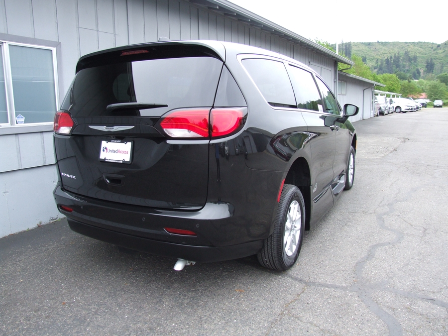 Used 2022 Chrysler Voyager LX - VMI Side Entry Entry In Floor Automatic Ramp