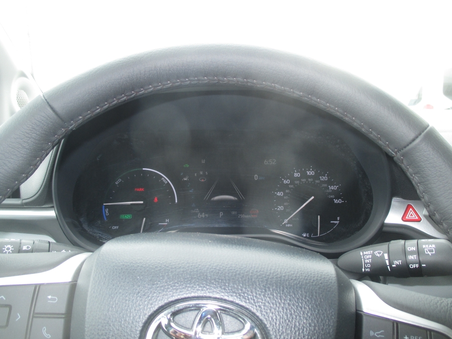 Black Toyota Sienna image number 17