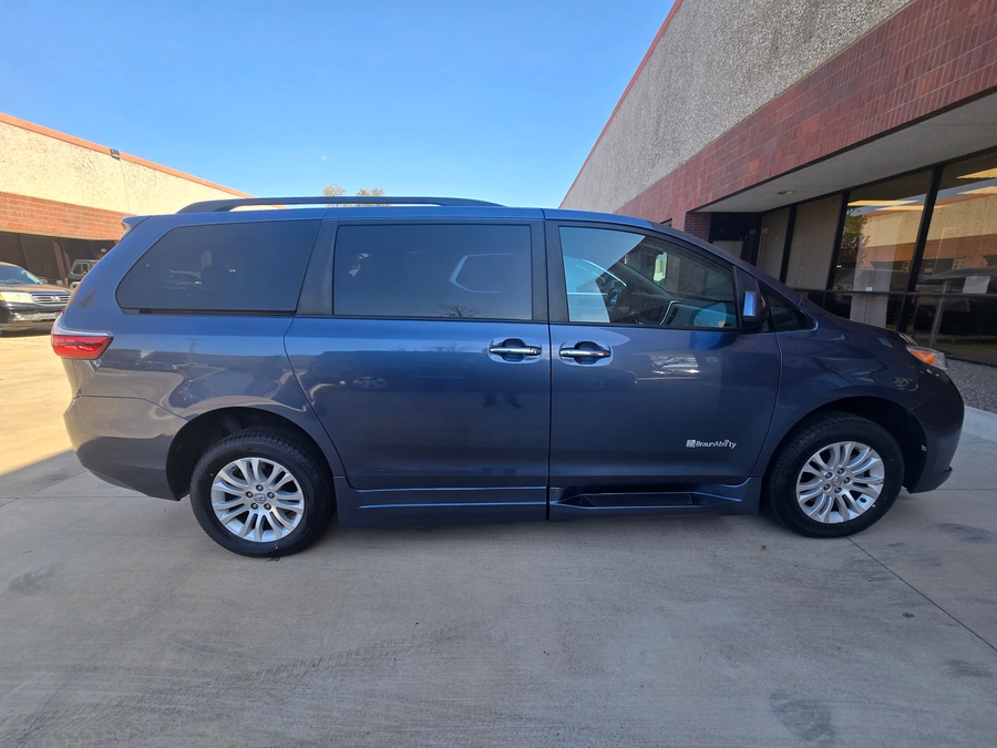 Used 2017 Toyota Sienna XLE - BraunAbility Side Entry Entry Fold Out Automatic Ramp