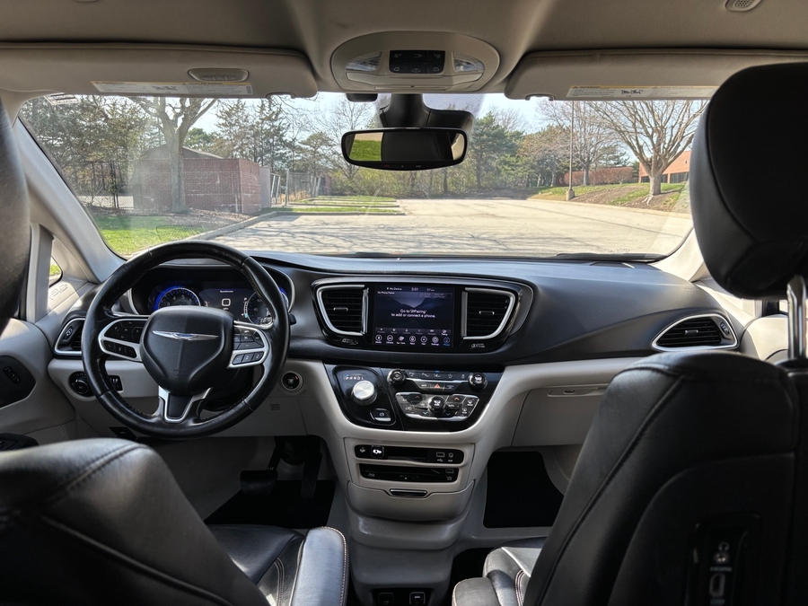 Used 2020 Chrysler Pacifica Touring L Plus - BraunAbility Side Entry Entry In Floor Automatic Ramp