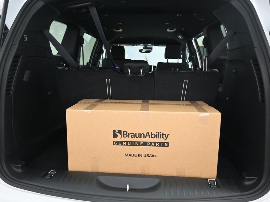 New 2026 Chrysler Pacifica Select Sport - BraunAbility Side Entry Fold Out Automatic Ramp
