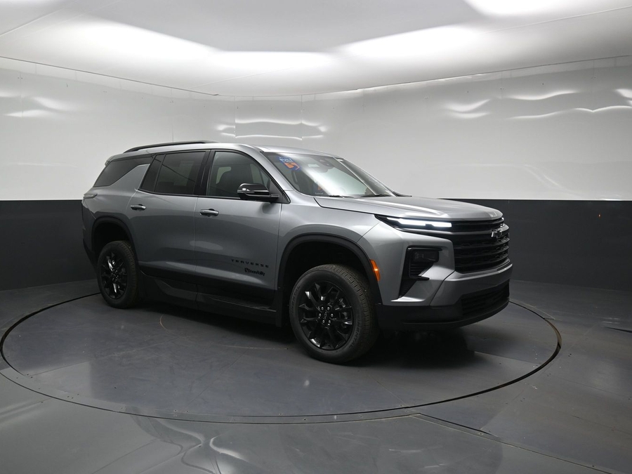 New 2026 Chevrolet Traverse 1LT Midnight - BraunAbility Side Entry In Floor Automatic Ramp