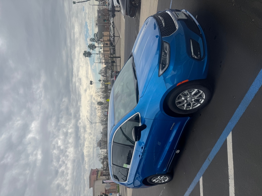 Blue Chrysler Pacifica image number 3