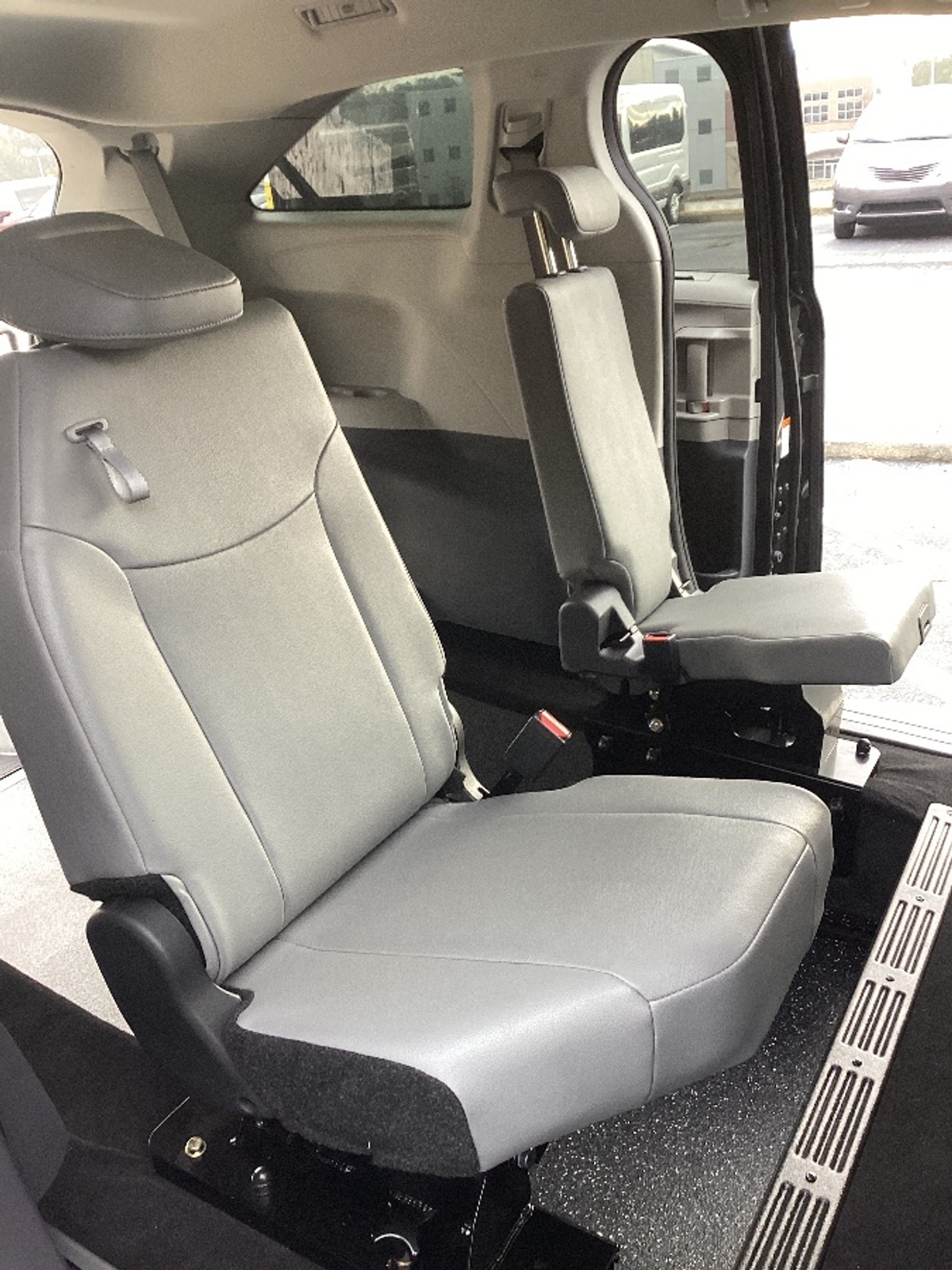 2024 TOYOTA SIENNA - Image 4