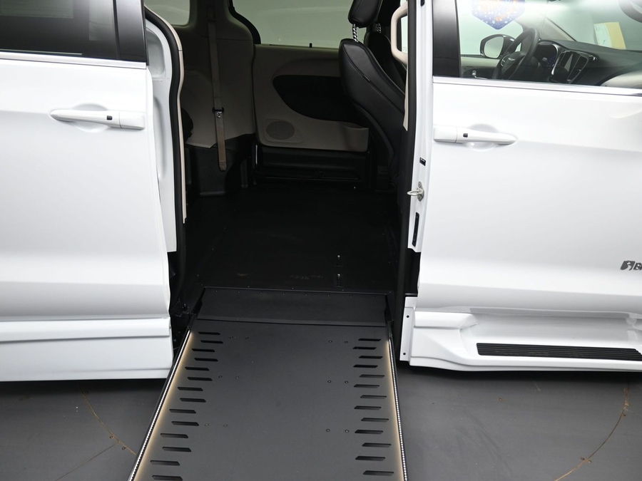 Used 2024 Chrysler Pacifica Touring L - BraunAbility Side Entry In Floor Automatic Ramp