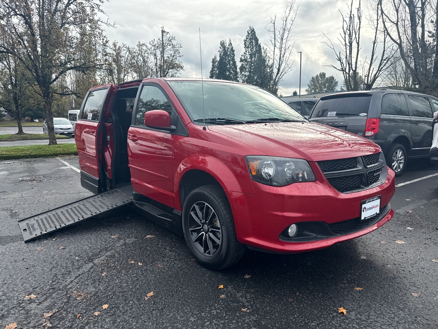 2015 Dodge Grand Caravan SXT's photo