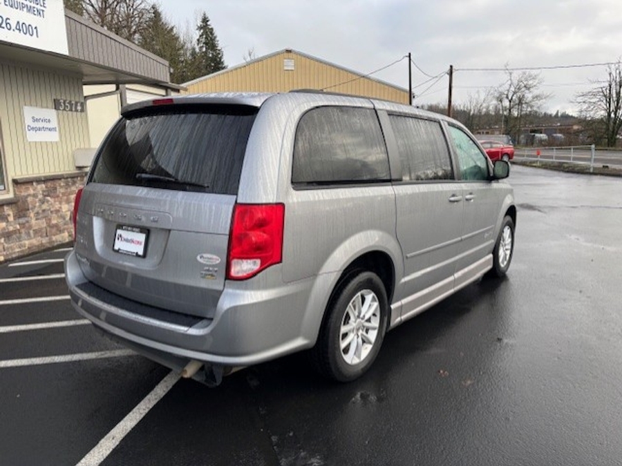 Used 2016 Dodge Grand Caravan SXT - BraunAbility Side Entry Entry Fold Out Manual Ramp