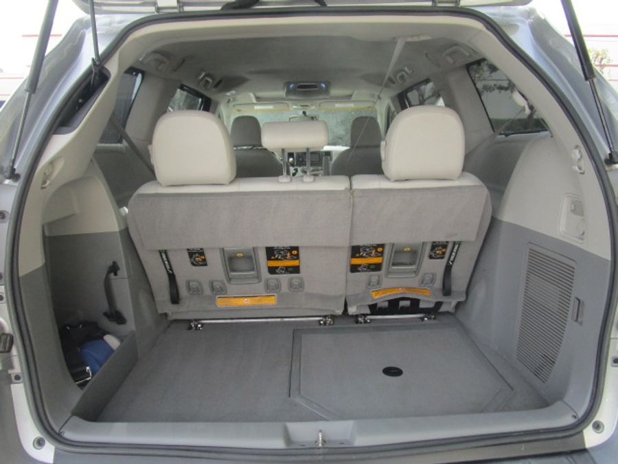 Used 2014 Toyota Sienna XLE - BraunAbility Side Entry Fold Out Automatic Ramp