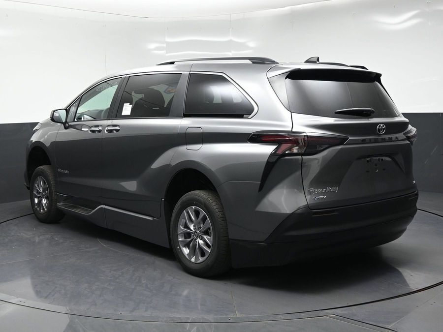 New 2026 Toyota Sienna Hybrid XLE Add - BraunAbility Side Entry Fold Out Automatic Ramp