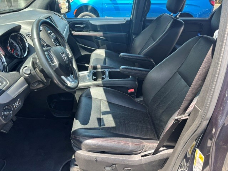 Used 2014 Dodge Grand Caravan R/T - BraunAbility Rear Entry Fold Out Manual Ramp