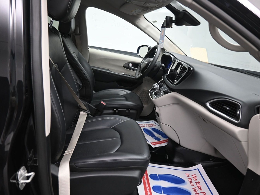 Used 2024 Chrysler Pacifica Touring L - BraunAbility Side Entry In Floor Automatic Ramp